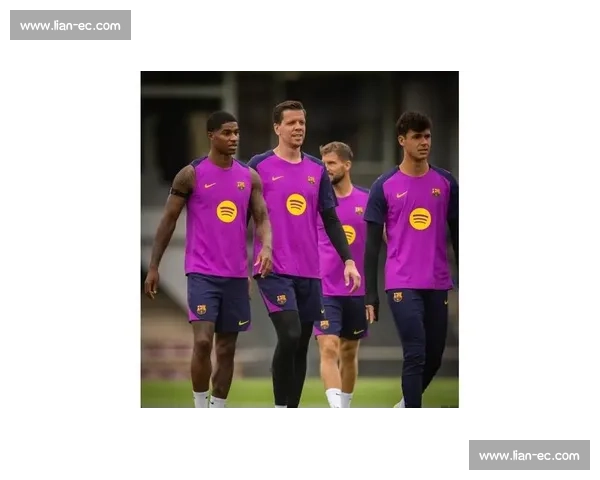 拉什福德铁心赴诺坎普!苦练待命盼巴萨召唤 拉什福德铁心赴诺坎普!苦练待命盼巴萨召唤