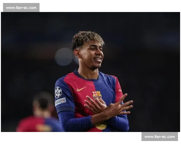 怼脸训斥 + 围堵!亚马尔成笑柄,金球梦碎于自大 怼脸训斥 + 围堵!亚马尔成笑柄,金球梦碎于自大